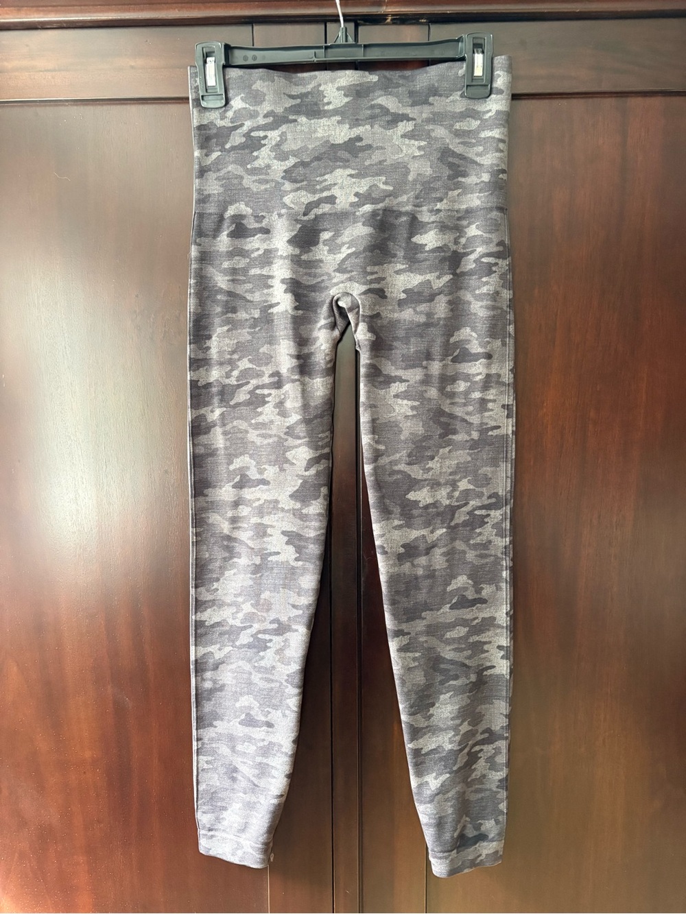 SPANX Gray Camo High-Rise Leggings RUNS SMALL.
